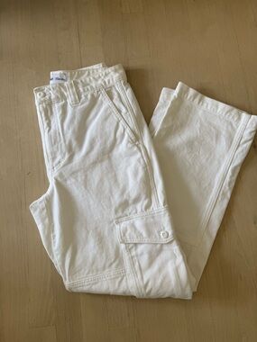 Aritzia white cargo pants